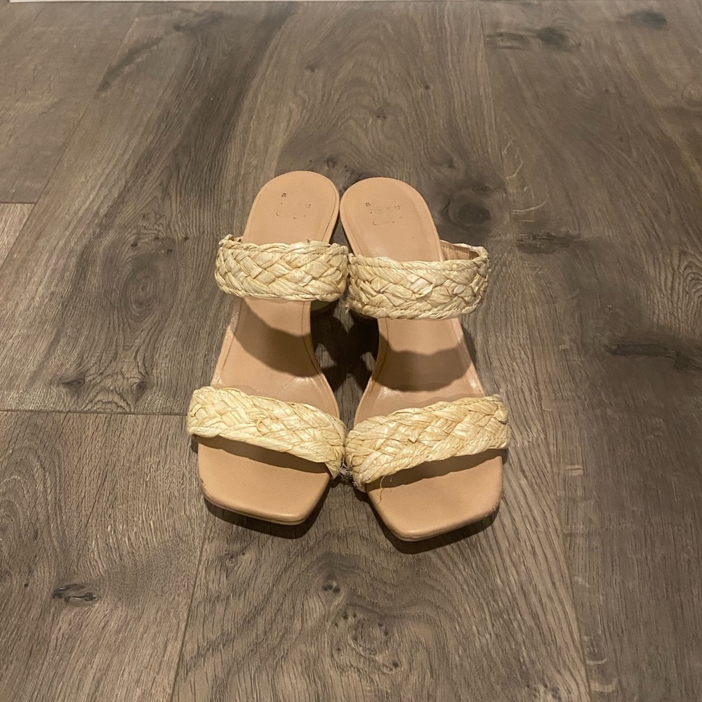 khaki heels